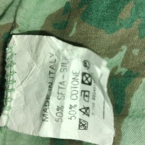 Italian silk scarf made in Italy.